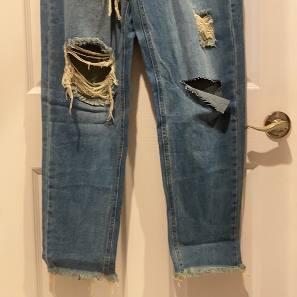 Missguided Extreme Ripped Riot Mom Jeans NWOT - Picture 7 of 9